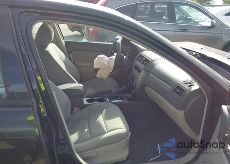 2012 Ford Fusion S z USA, uszkodzony, nr VIN 3FAHP0GA8CR129109